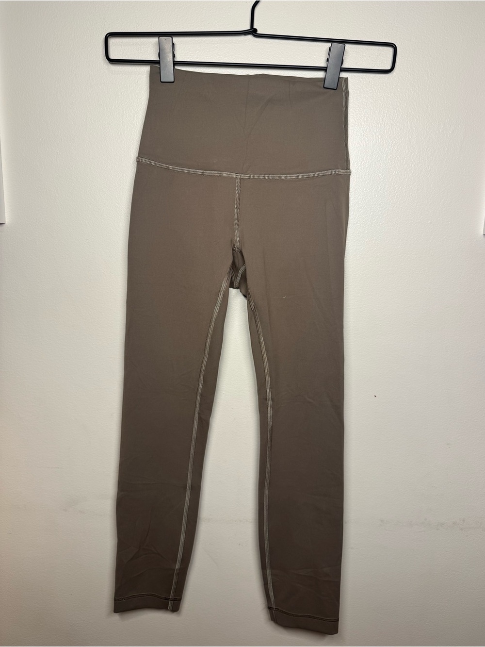 Lululemon Wunder Train High-Rise
Crop 23"
Nomad